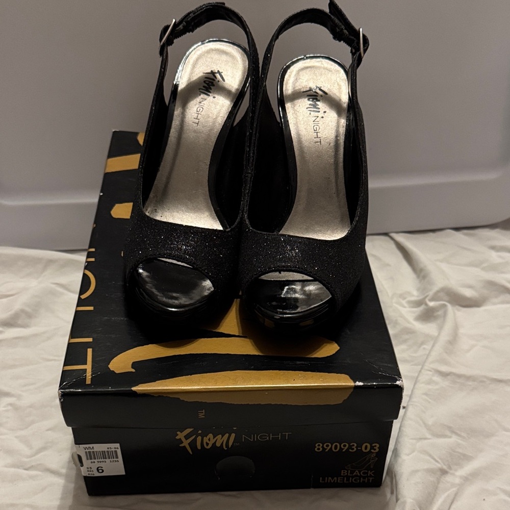 Fioni NIGHT 2010 clubbing shimmer heels
